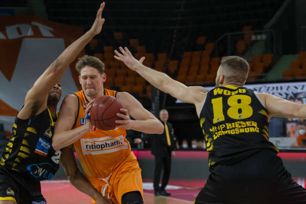 尔顿等核心 尔顿等核心