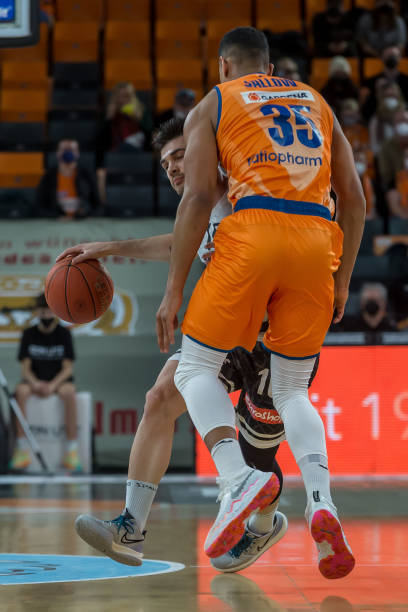 年轻球员在 年轻球员在